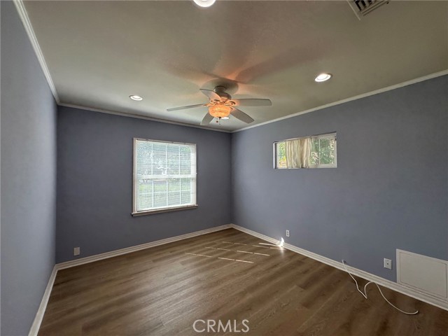 6724 Jumilla Avenue photo 13