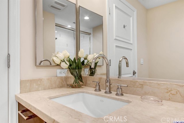 Detail Gallery Image 13 of 15 For 423 Caruso Ave, Glendale,  CA 91210 - 2 Beds | 2/1 Baths