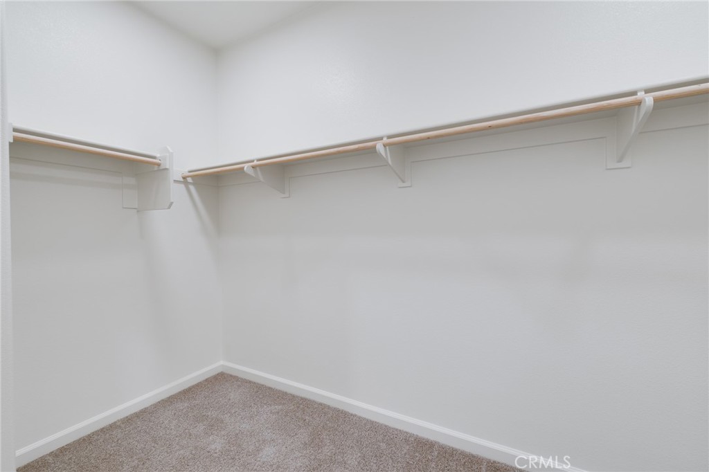 https://media.crmls.org/medias/e3850a50-e7a9-4490-883d-0b0bc9f7b01c.jpg?preset=X-Large