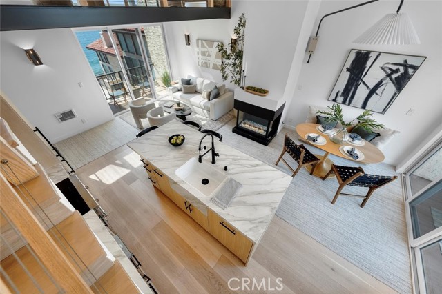 555 Esplanade, Redondo Beach CA: https://media.crmls.org/medias/e3855419-95a3-4ed5-83fe-b54760866205.jpg