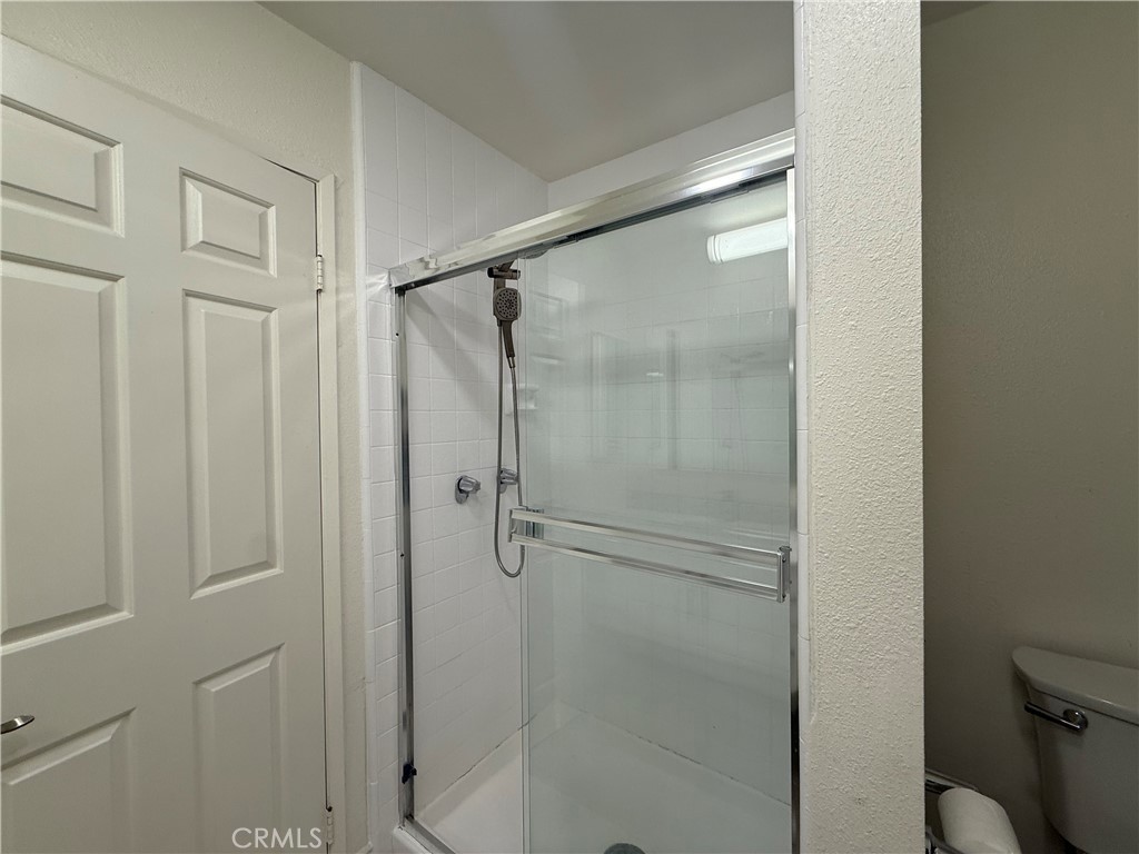 https://media.crmls.org/medias/e3859aff-1f92-441a-b7f0-7a76042d7c6e.jpg?preset=X-Large