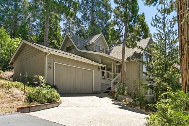 Detail Gallery Image 2 of 31 For 329 Grass Valley Rd, Lake Arrowhead,  CA 92352 - 3 Beds | 2 Baths