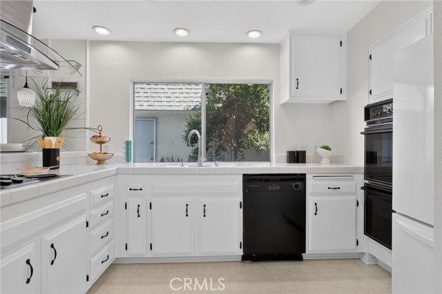 20730 Devonshire, D photo 13