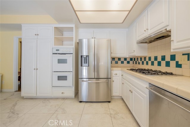 19941 Hiawatha Street, Chatsworth CA: https://media.crmls.org/medias/e3861179-c208-405f-82d7-ad32580d527d.jpg