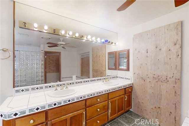 Detail Gallery Image 26 of 44 For 24114 Wildwood Canyon Rd, Newhall,  CA 91321 - 5 Beds | 4 Baths