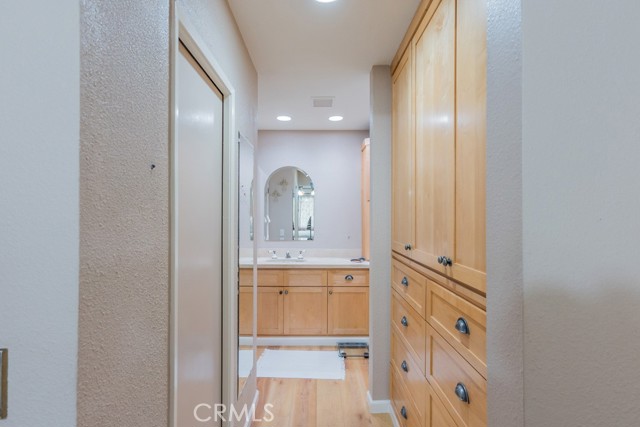 Image 10 of 35 For 25847 Mcbean Pkwy  25
