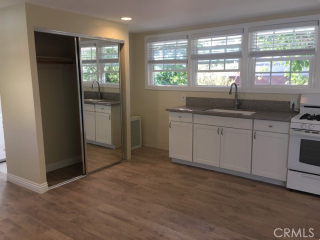 2050 N Screenland Drive, Burbank, CA, 91505 2050 N Screenland Drive, Burbank, CA, 91505