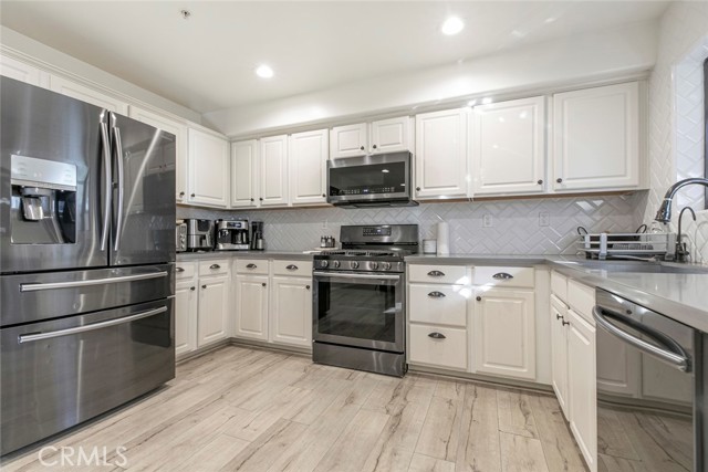 10894 Olinda Street, Sun Valley CA: https://media.crmls.org/medias/e387460f-269b-4730-9604-25f26621c486.jpg