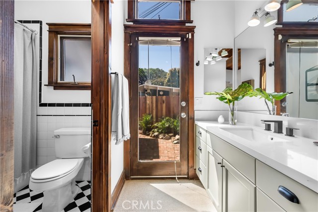 3017 Elm Avenue, Manhattan Beach, California 90266, 2 Bedrooms Bedrooms, ,2 BathroomsBathrooms,Residential,Sold,Elm,SB21199179