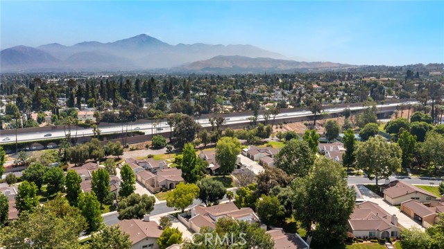1024 Ardmore Circle, Redlands CA: https://media.crmls.org/medias/e387c671-65cb-4246-9cef-c78405d26fe4.jpg