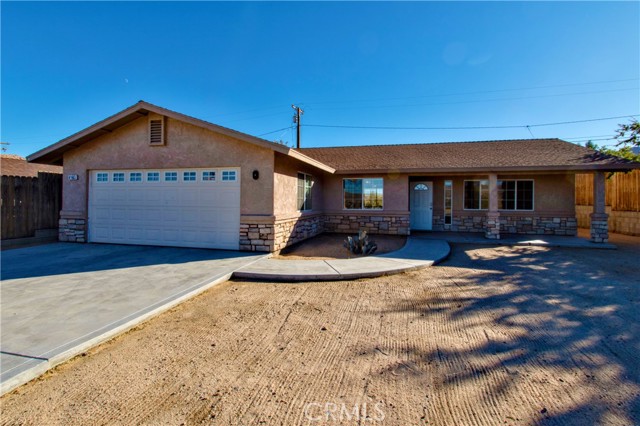 Detail Gallery Image 1 of 24 For 61663 La Jolla Dr, Joshua Tree,  CA 92252 - 3 Beds | 2 Baths