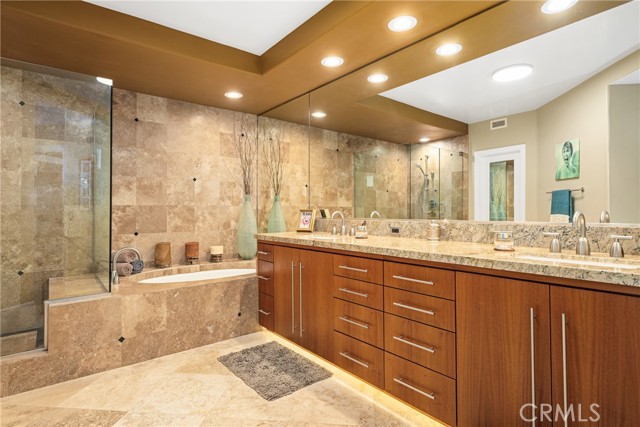 Detail Gallery Image 41 of 59 For 27 Seabrook #73,  Newport Beach,  CA 92660 - 2 Beds | 3 Baths