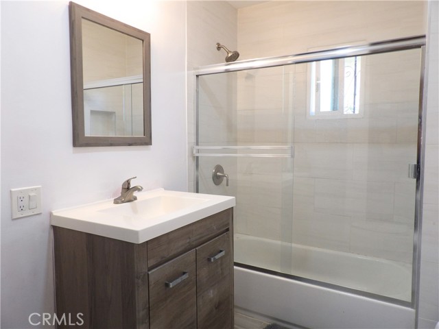 Detail Gallery Image 12 of 17 For 1537 W 60th, Los Angeles,  CA 90047 - 2 Beds | 1 Baths