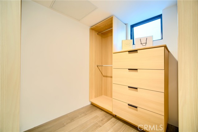 203 indianapolis Avenue, Huntington Beach CA: https://media.crmls.org/medias/e38a71f7-a8e4-48bc-b7ec-c696fa6310c0.jpg