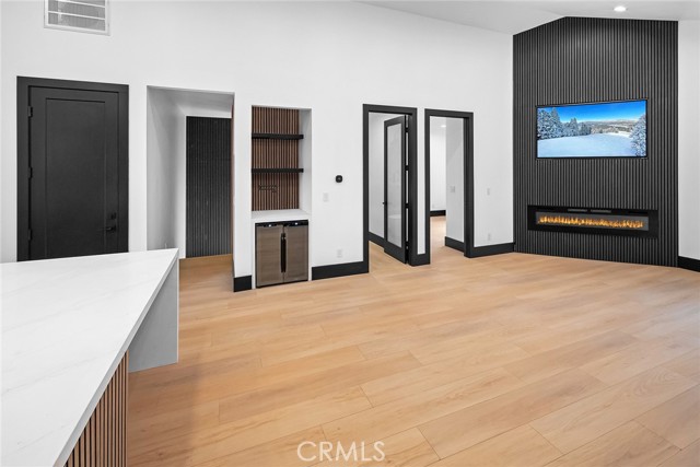 129 Winding Lane, Big Bear City CA: https://media.crmls.org/medias/e38aea6e-552b-4f6e-a9f6-cb54077107d9.jpg