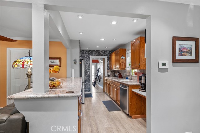10739 Helendale photo 11