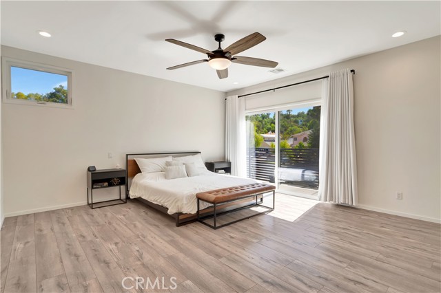 Detail Gallery Image 26 of 42 For 4974 Canoga Ave, Woodland Hills,  CA 91364 - 4 Beds | 4 Baths