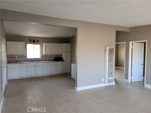 Detail Gallery Image 5 of 26 For 12079 Sand Ave, Adelanto,  CA 92301 - 2 Beds | 1 Baths