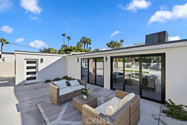 218 East Ocotillo, Palm Springs, CA 92264 | Slideshow Image #12