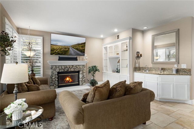 6151 Softwind Place, Rancho Cucamonga CA: https://media.crmls.org/medias/e38c90f4-e6f9-473b-ab39-3140c268ac74.jpg