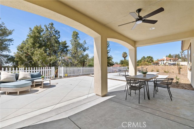 5804 Levanto Street, Bakersfield CA: https://media.crmls.org/medias/e38c9ab6-7fff-4308-81ba-c0ceddcb4487.jpg
