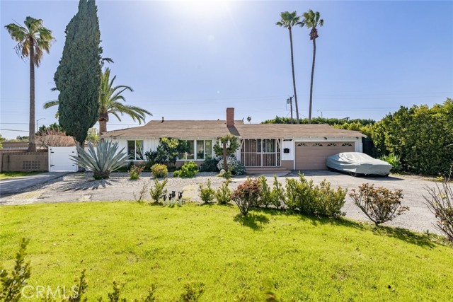 5805 Bucknell Avenue, Valley Village CA: https://media.crmls.org/medias/e38cab5f-c7a4-4a84-b0bb-aa4579d603b6.jpg