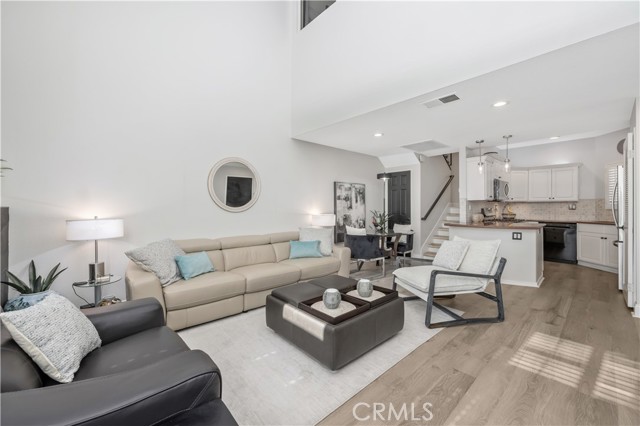 5101 Tortuga Drive, Huntington Beach CA: https://media.crmls.org/medias/e38ce0d3-2d21-49a6-bdf4-22b042f35379.jpg