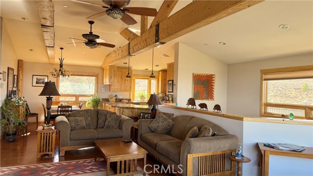 Detail Gallery Image 10 of 68 For 275 Canyon, Pinon Hills,  CA 92371 - 3 Beds | 2/1 Baths