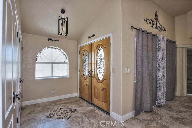 Detail Gallery Image 3 of 30 For 18611 Mustang Dr, Tehachapi,  CA 93561 - 4 Beds | 2 Baths