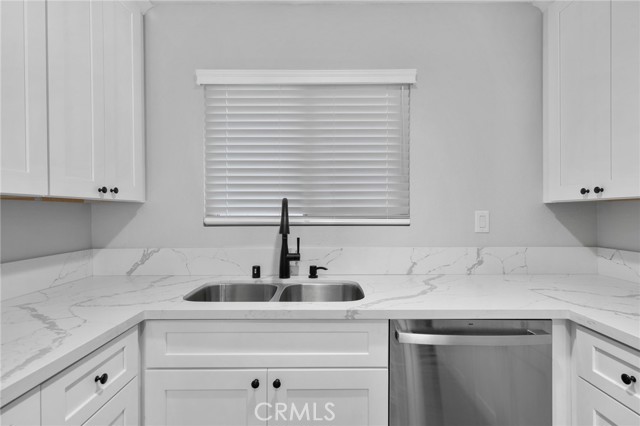 4622 San Jose Street, Montclair CA: https://media.crmls.org/medias/e38efe70-7e7e-4991-b707-c42e92943499.jpg