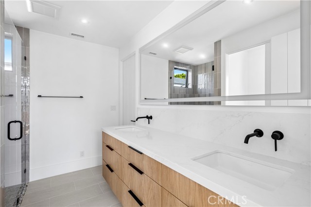 Detail Gallery Image 11 of 20 For 700 1/2 Iris, Corona Del Mar,  CA 92625 - 2 Beds | 2/1 Baths