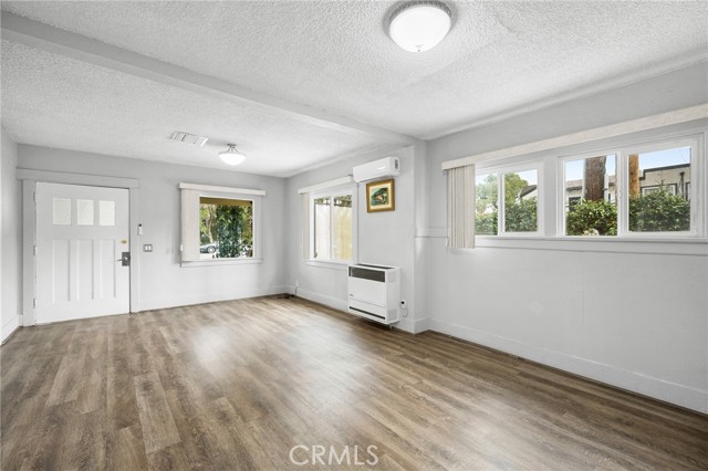 Detail Gallery Image 5 of 19 For 304 E Garfield, Glendale,  CA 91205 - 2 Beds | 1/1 Baths