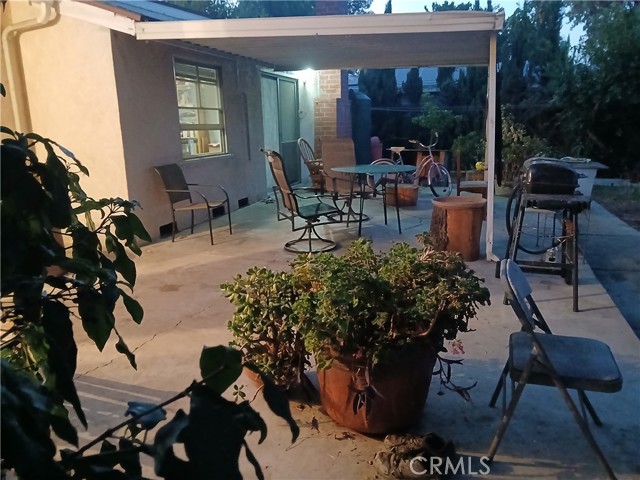7650 Wilbur Avenue, Reseda CA: https://media.crmls.org/medias/e38fe55f-415e-462d-b2d4-7c998189433e.jpg