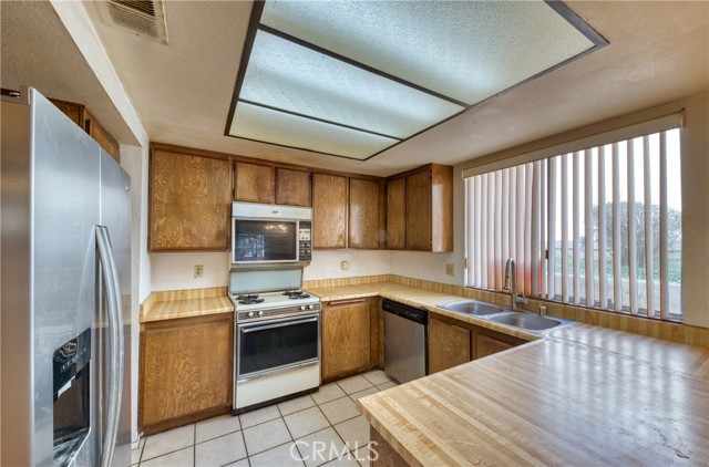 Detail Gallery Image 16 of 33 For 267 Linwood Ave #E,  Monrovia,  CA 91016 - 2 Beds | 2/1 Baths