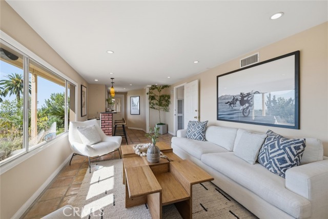 Detail Gallery Image 29 of 70 For 11385 La Vereda, North Tustin,  CA 92705 - 3 Beds | 3 Baths