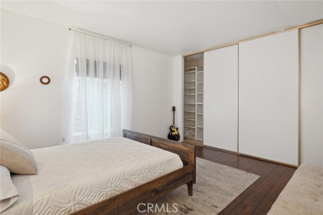 5254 Don Pio Drive, Woodland Hills CA: https://media.crmls.org/medias/e3905f9a-df03-43d0-81cb-17f2af5f0007.jpg