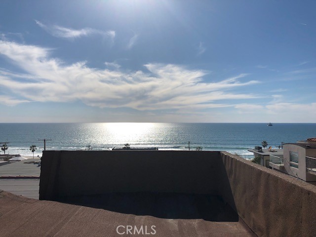220 42nd Street, Manhattan Beach, California 90266, 3 Bedrooms Bedrooms, ,1 BathroomBathrooms,Residential,Sold,42nd,SB22084240
