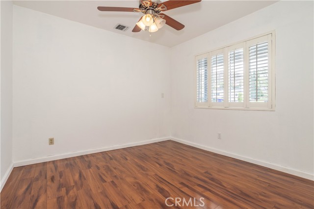 Image 13 of 40 For 28083 Langside Avenue
