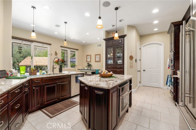 1033 Kimbark Avenue, San Bernardino CA: https://media.crmls.org/medias/e3928b62-e3a4-4214-9ffe-ef2dae08f724.jpg