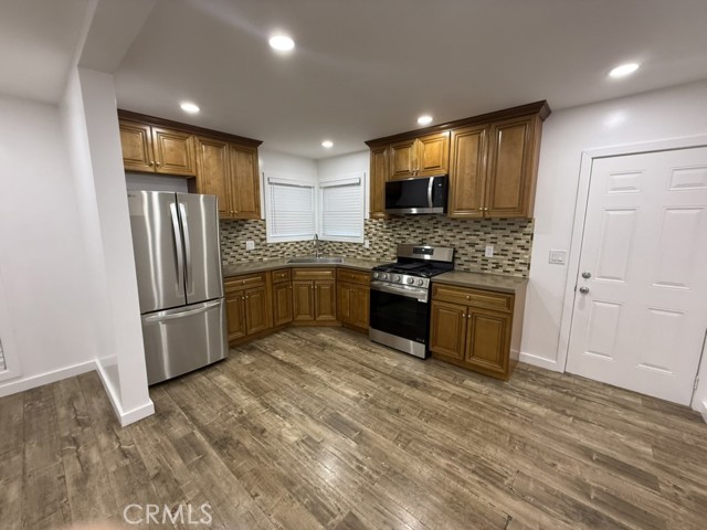 Detail Gallery Image 17 of 33 For 317 W 76th #1,  Los Angeles,  CA 90003 - 2 Beds | 1 Baths