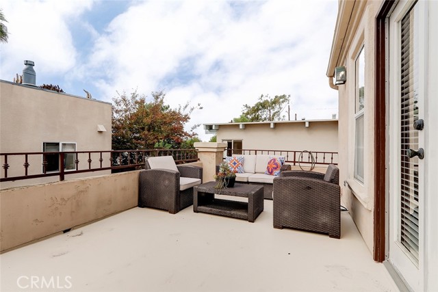 849 15th Street, Hermosa Beach, California 90254, 3 Bedrooms Bedrooms, ,2 BathroomsBathrooms,Residential,Sold,15th,SB22229199