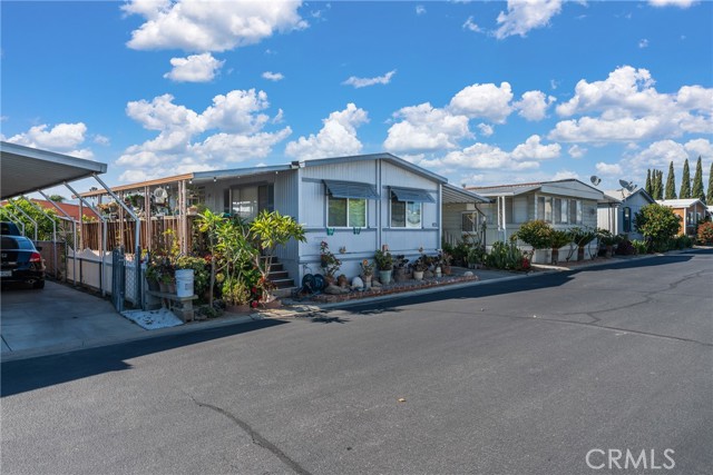 Detail Gallery Image 3 of 32 For 3825 Crestmore #426,  Jurupa Valley,  CA 92509 - 2 Beds | 2 Baths