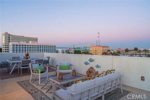 Detail Gallery Image 24 of 32 For 273 W 8th St, San Pedro,  CA 90731 - 4 Beds | 3/1 Baths