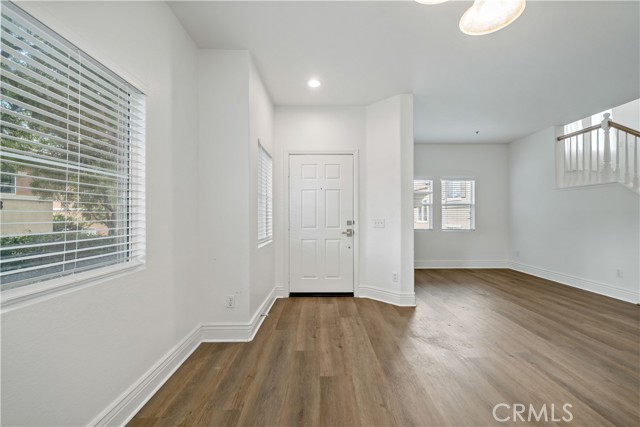 Image 7 of 40 For 26487 Arboretum Way 2104