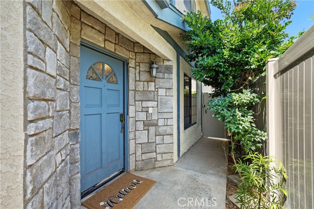 Detail Gallery Image 6 of 34 For 18435 Keswick #10,  Reseda,  CA 91335 - 2 Beds | 2/1 Baths