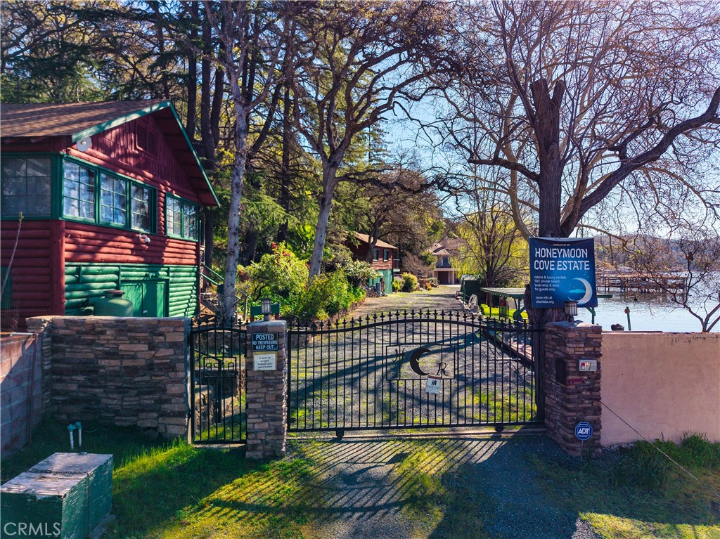https://media.crmls.org/medias/e3973d31-83a0-445a-a33c-60bbaeb226d4.jpg?preset=X-Large
