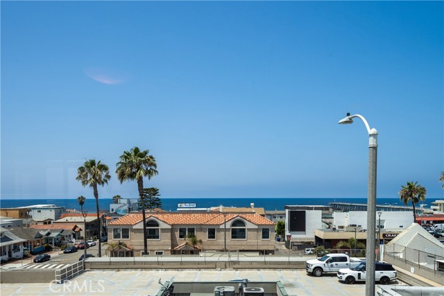 1011 Manhattan Avenue, Hermosa Beach, California 90254, 4 Bedrooms Bedrooms, ,2 BathroomsBathrooms,Residential,Sold,Manhattan,SB21155625