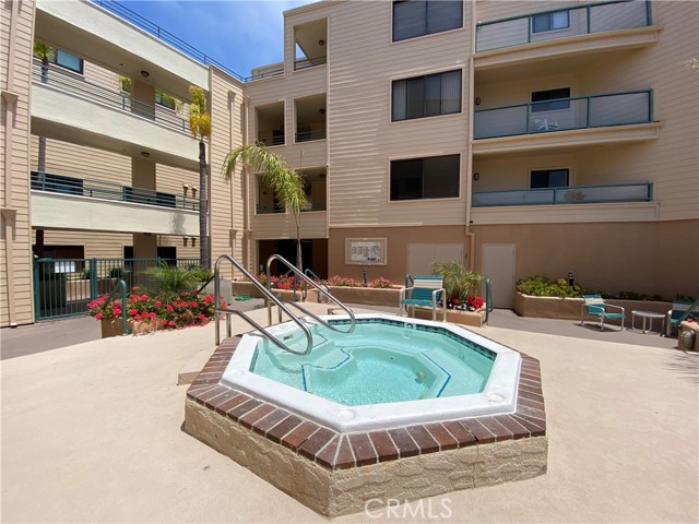 130 The Village, Redondo Beach, California 90277, 2 Bedrooms Bedrooms, ,2 BathroomsBathrooms,Residential,Sold,The Village,SB21232236