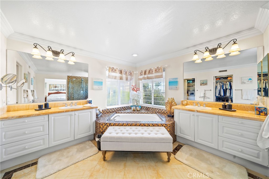 E3982569 4ad6 429b 82a8 411df5c328da