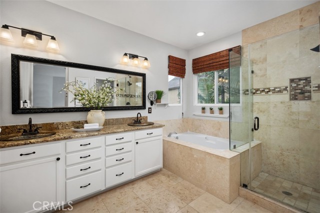25 Hollyhock Lane, Mission Viejo CA: https://media.crmls.org/medias/e3985850-27bf-48f4-9d75-cf71121bef12.jpg